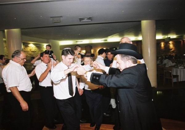 Dancing with Rav Efrayim Zalmanowitz