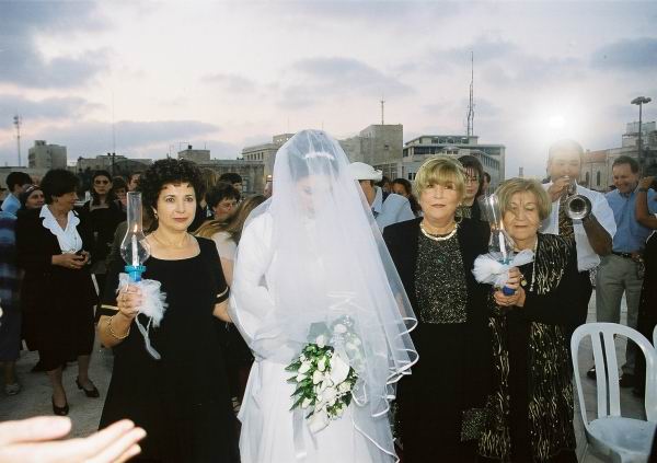 Edith with the mothers